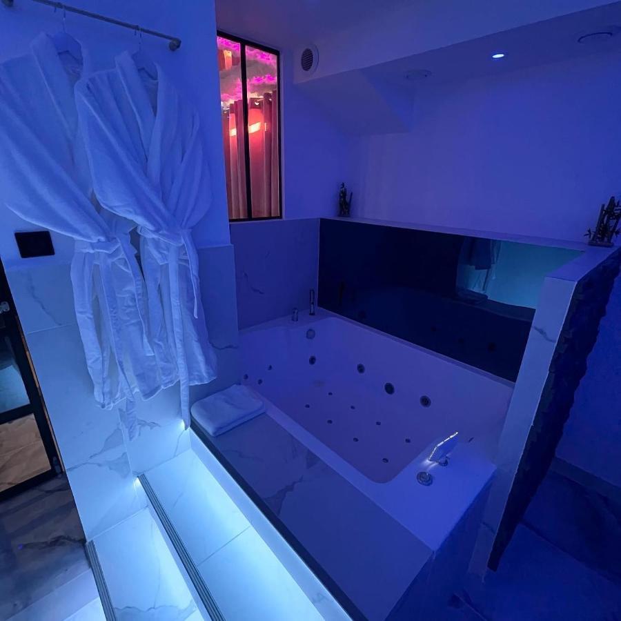 Le Blue Apartment Aubervilliers Ngoại thất bức ảnh
