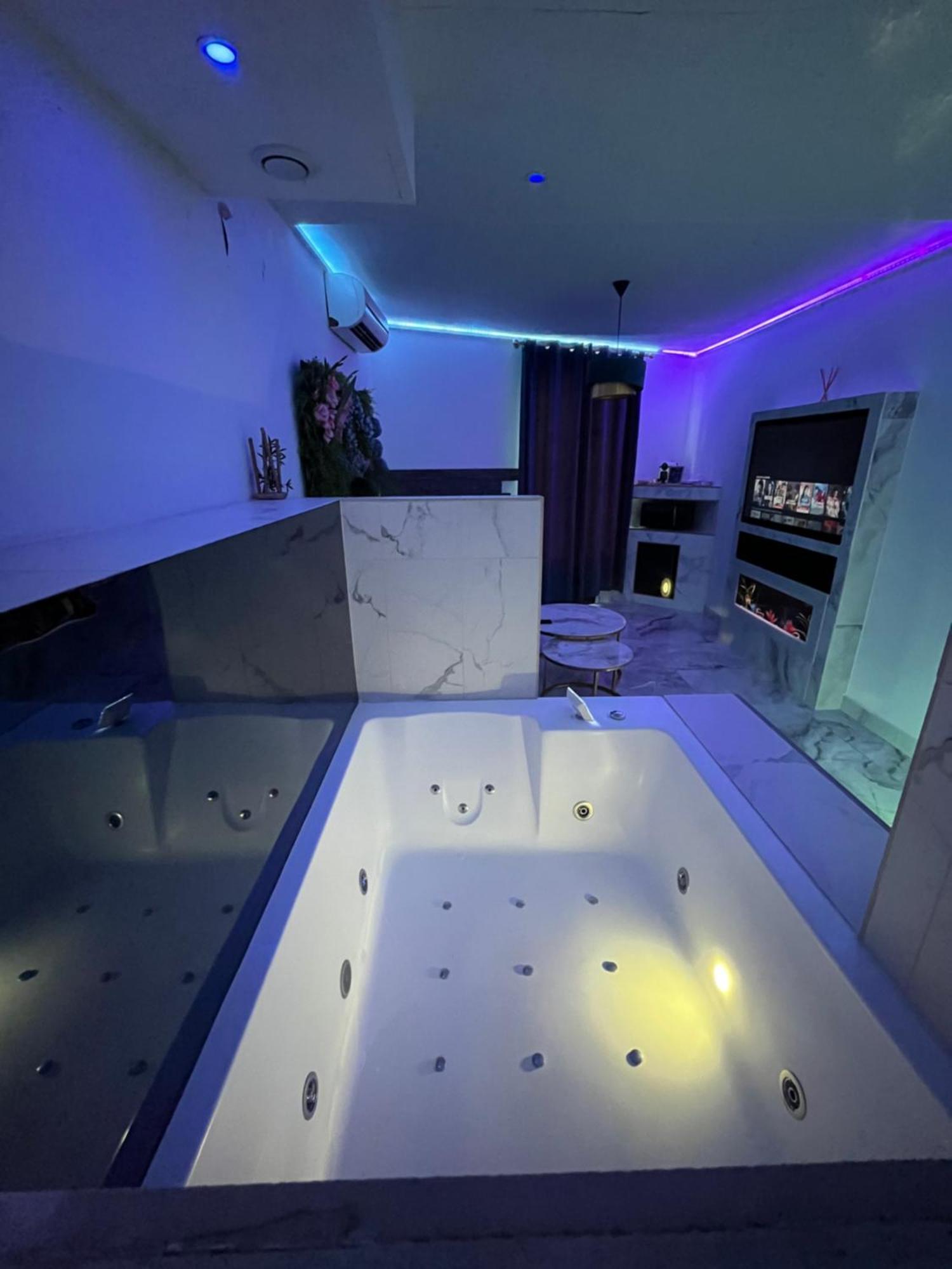 Le Blue Apartment Aubervilliers Ngoại thất bức ảnh
