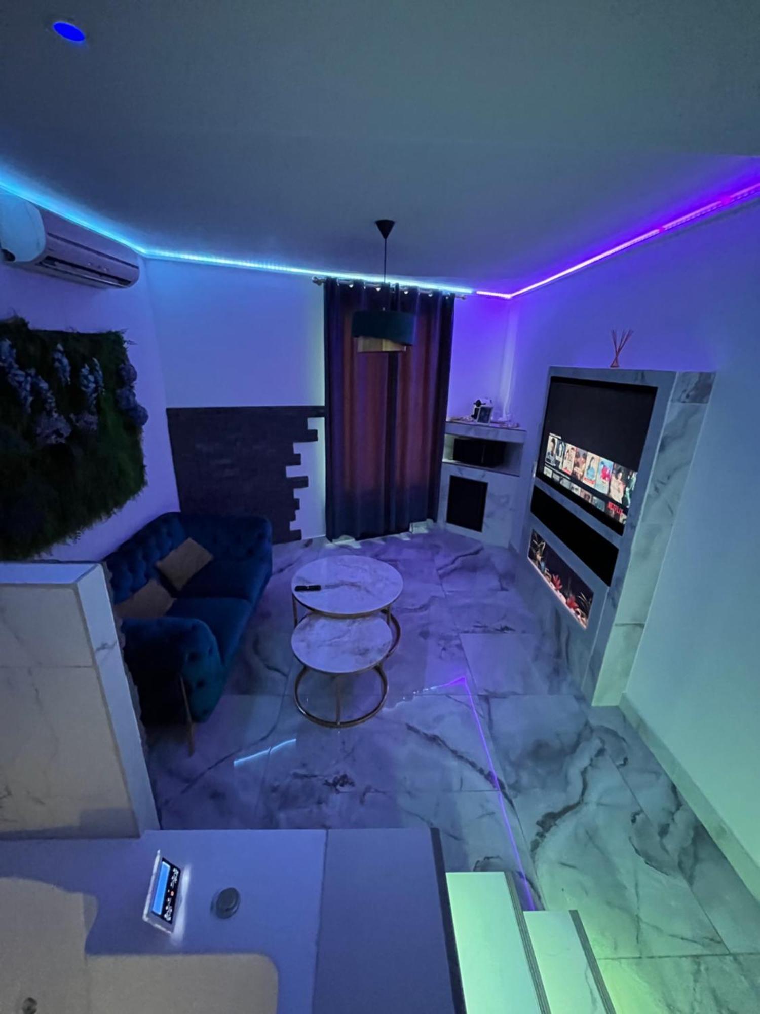 Le Blue Apartment Aubervilliers Ngoại thất bức ảnh