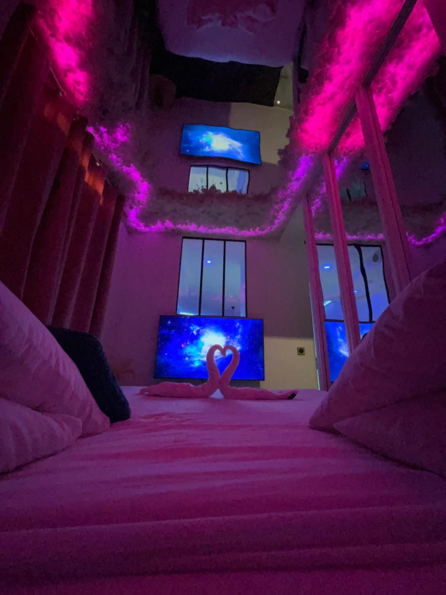 Le Blue Apartment Aubervilliers Ngoại thất bức ảnh