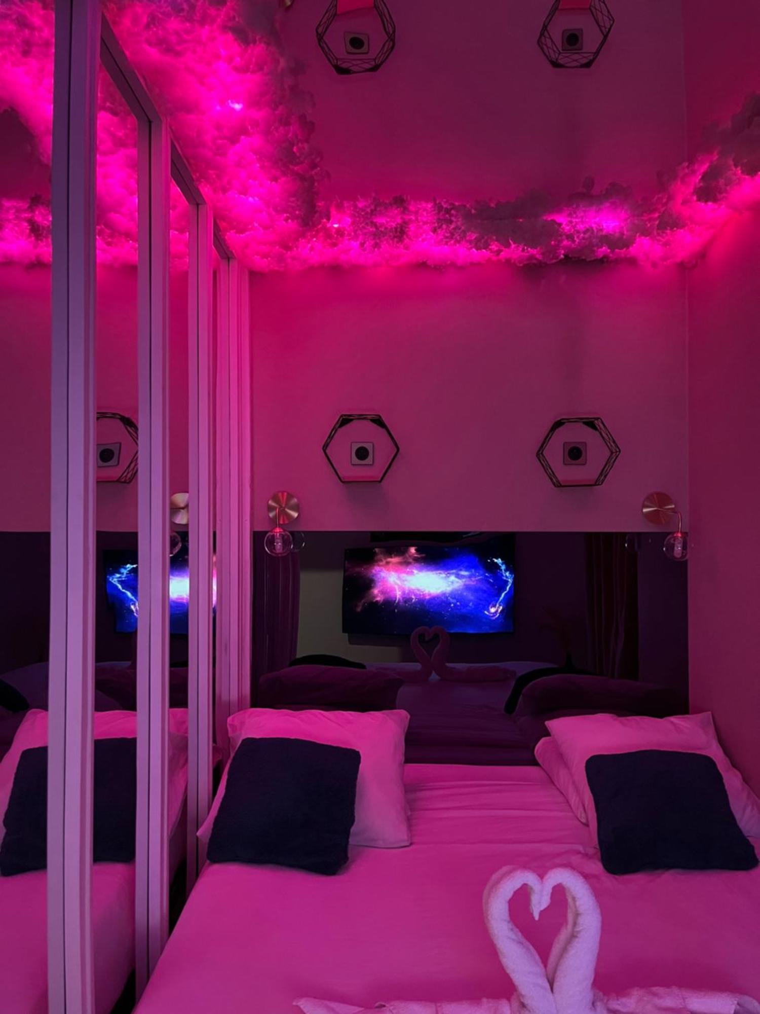 Le Blue Apartment Aubervilliers Ngoại thất bức ảnh